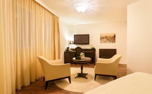Business Hotel First