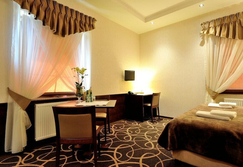 Hostal Hotel Dw�r Choiny