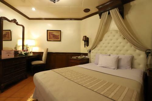 Camelot Hotel