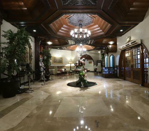 Camelot Hotel