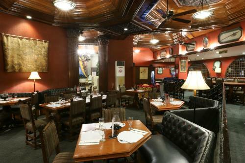 Camelot Hotel
