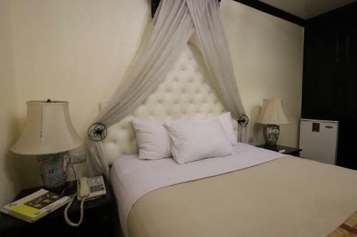 Camelot Hotel