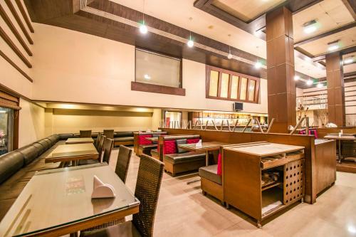 Hotel Sadanand Regency