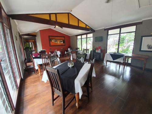 Hostal The Palms Guesthouse
