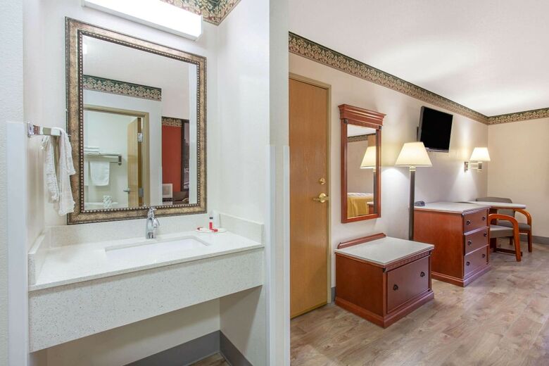 Hotel Super 8 Bedford
