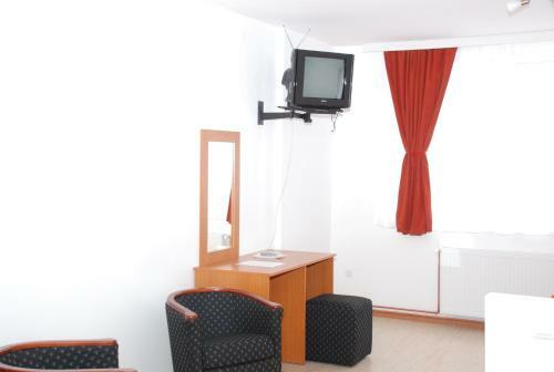 M Garni Hotel