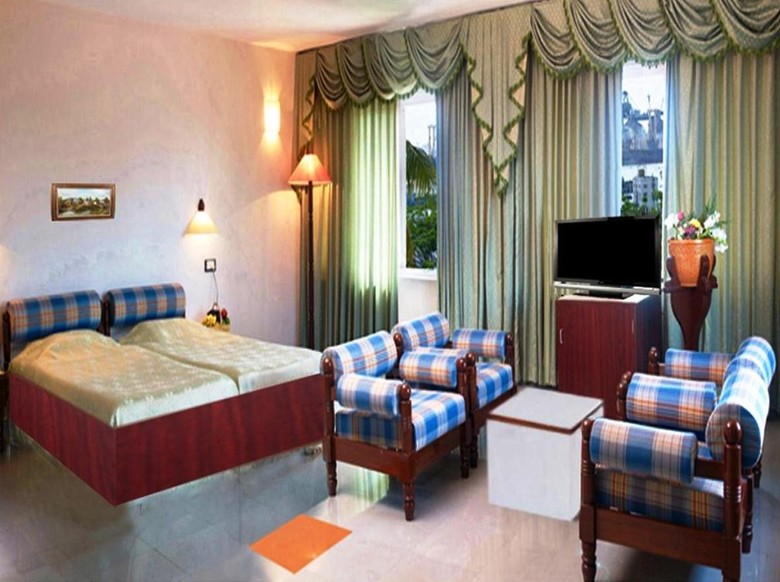 Hotel Bharat