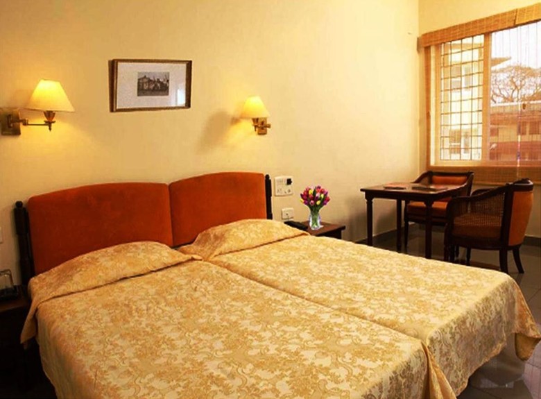 Hotel Bharat