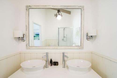 Bycroft Lodge Bed & Breakfast
