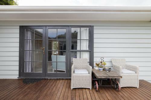 Bycroft Lodge Bed & Breakfast