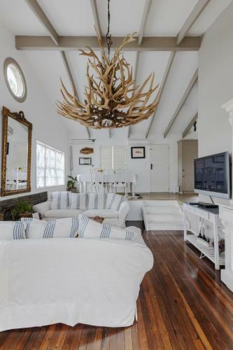 Bycroft Lodge Bed & Breakfast