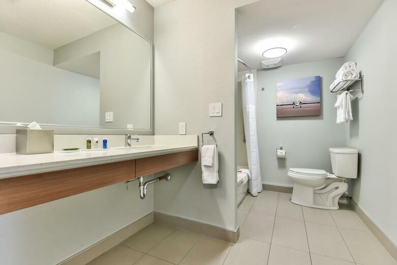 Radisson Suite Hotel Toronto Airport