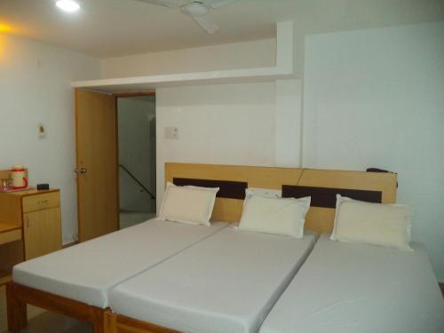 Hostal Samrat Guest House