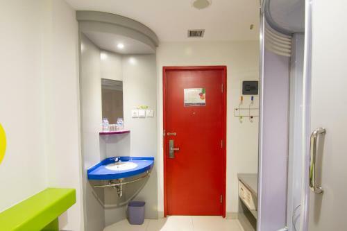 Pop! Hotel Denpasar Teuku Umar