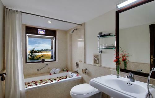 Hotel Mercure Goa Devaaya Resort
