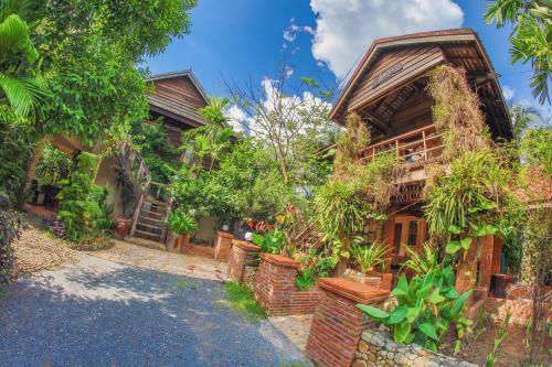Natural Bungalows