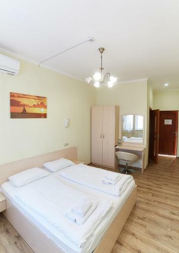 Hotel Merkuriy