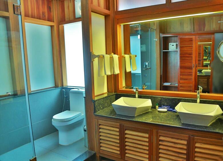 Hotel Estuary Island