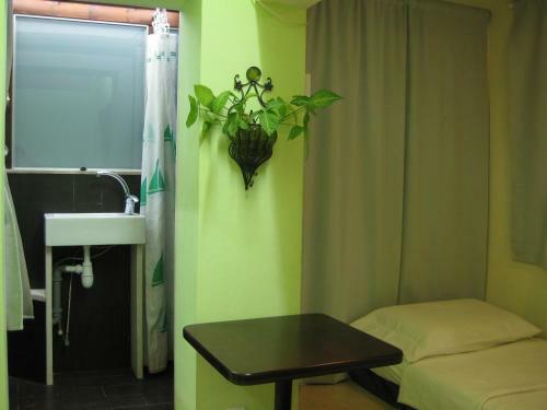 Hostal Dekel Guesthouse