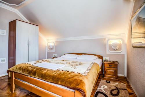Hostal Private Accommodation Kubura