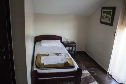 Hostal Private Accommodation Kubura