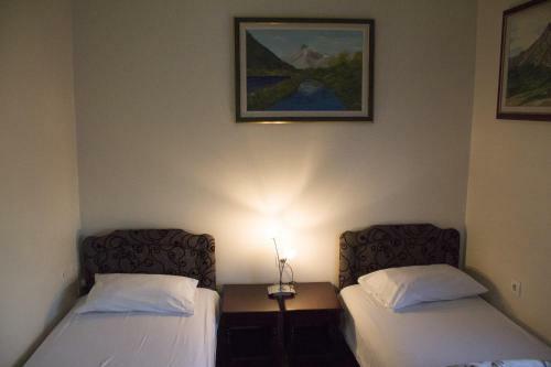 Hostal Private Accommodation Kubura