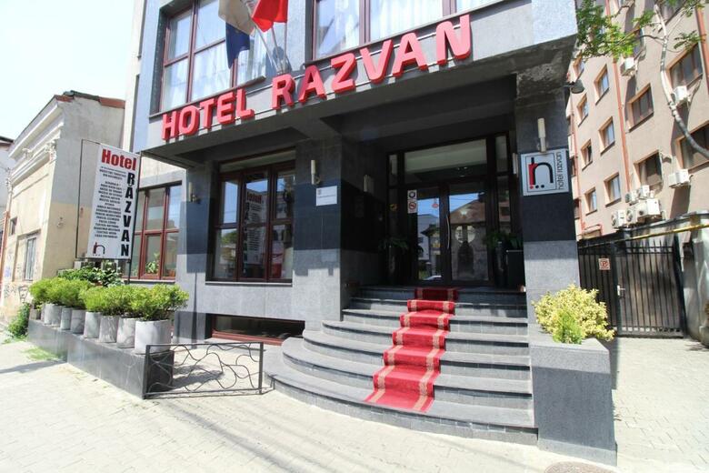 Hotel Razvan