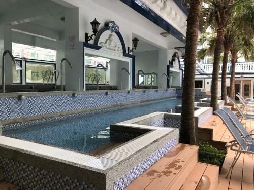 Hotel White House Beach Resort