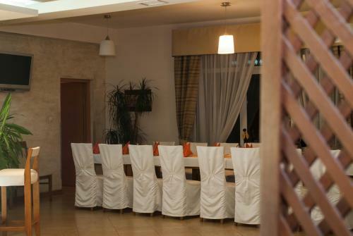 Marand Hotel I Restauracja