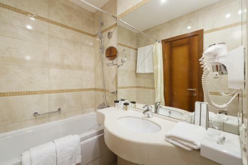 Zvyozdny Hotel