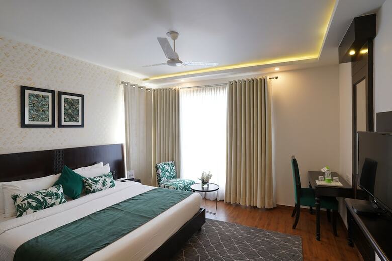 Rockland Hotel, C.r Park
