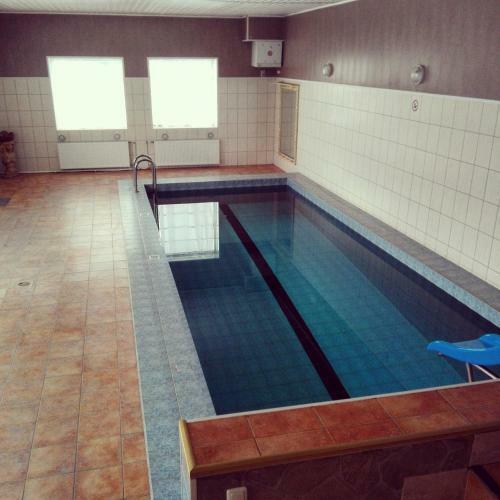 Hostal Urusel Guesthouse