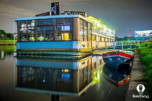 Hostel On The River Marta