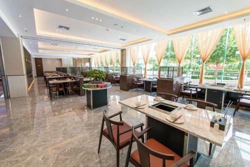 Jinghai Hotel