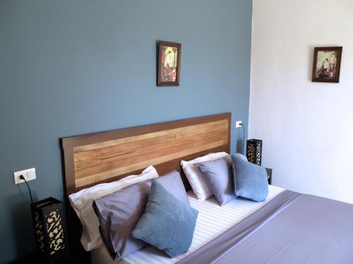 Hostal Samui Pink House