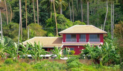 Hostal Samui Pink House