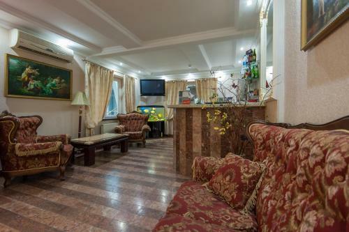 Leoton Hotel