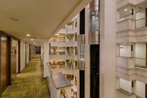 Quality Hotel D V Manor