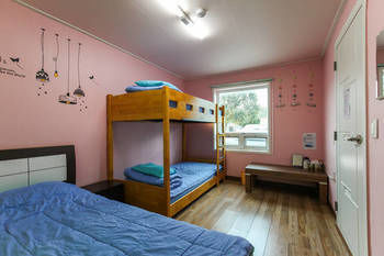 Hostal Lefthander Guesthouse