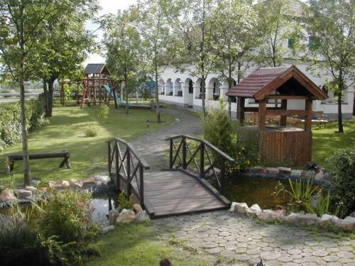 Hotel Gastland M1 Restaurant & Conference Center