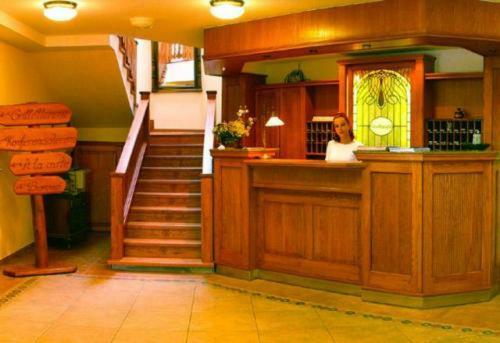 Hotel Gastland M1 Restaurant & Conference Center