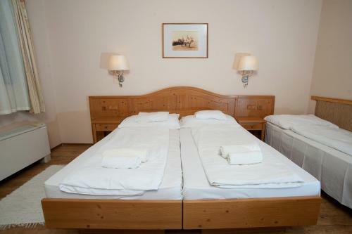 Hotel Gastland M1 Restaurant & Conference Center