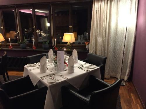 Bellaval Hotel & Restaurant