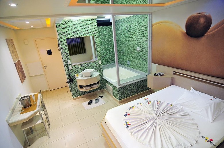 Motel Mambo - Adults Only