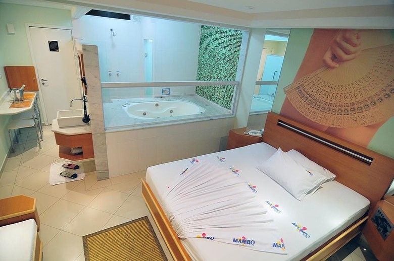 Motel Mambo - Adults Only