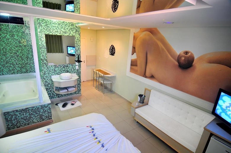 Motel Mambo - Adults Only