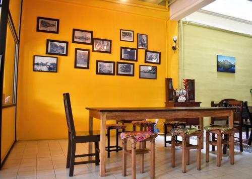 Hostal Thaweesuk Hotel