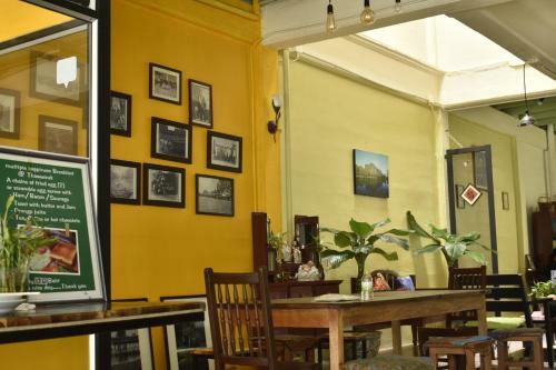 Hostal Thaweesuk Hotel