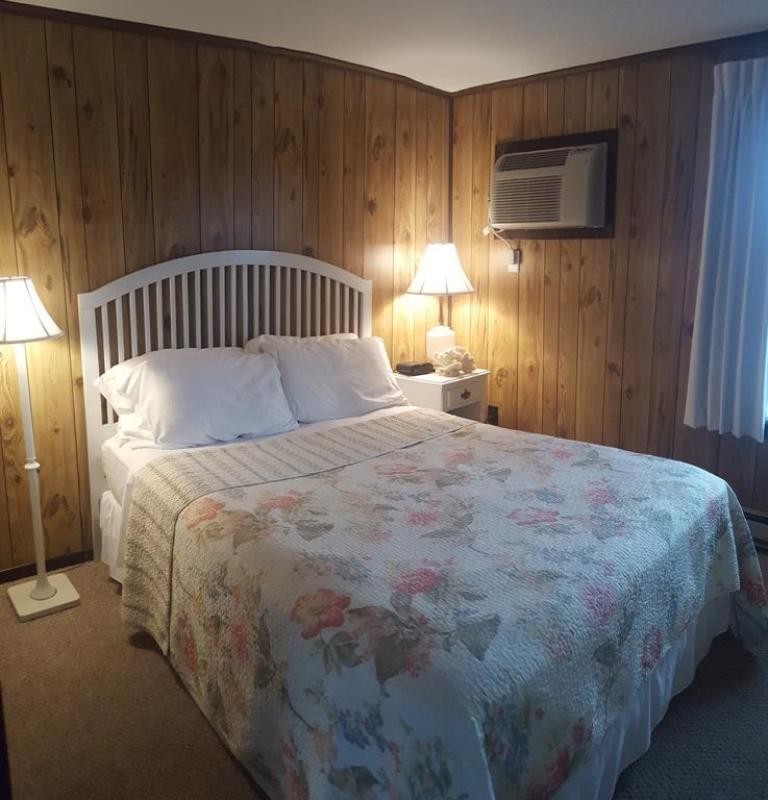 Driftwood Efficiency Motel