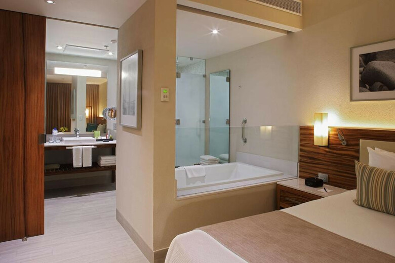 Hotel Emporio Cancun